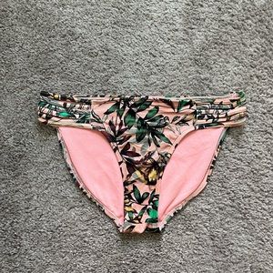 **BARELY WORN** Athleta Printed Clean Swim Bikini Bottom S